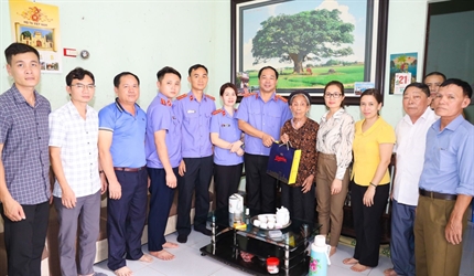 Viện KSND huyện Quốc Oai tri ân các gia đình thương binh - liệt sỹ